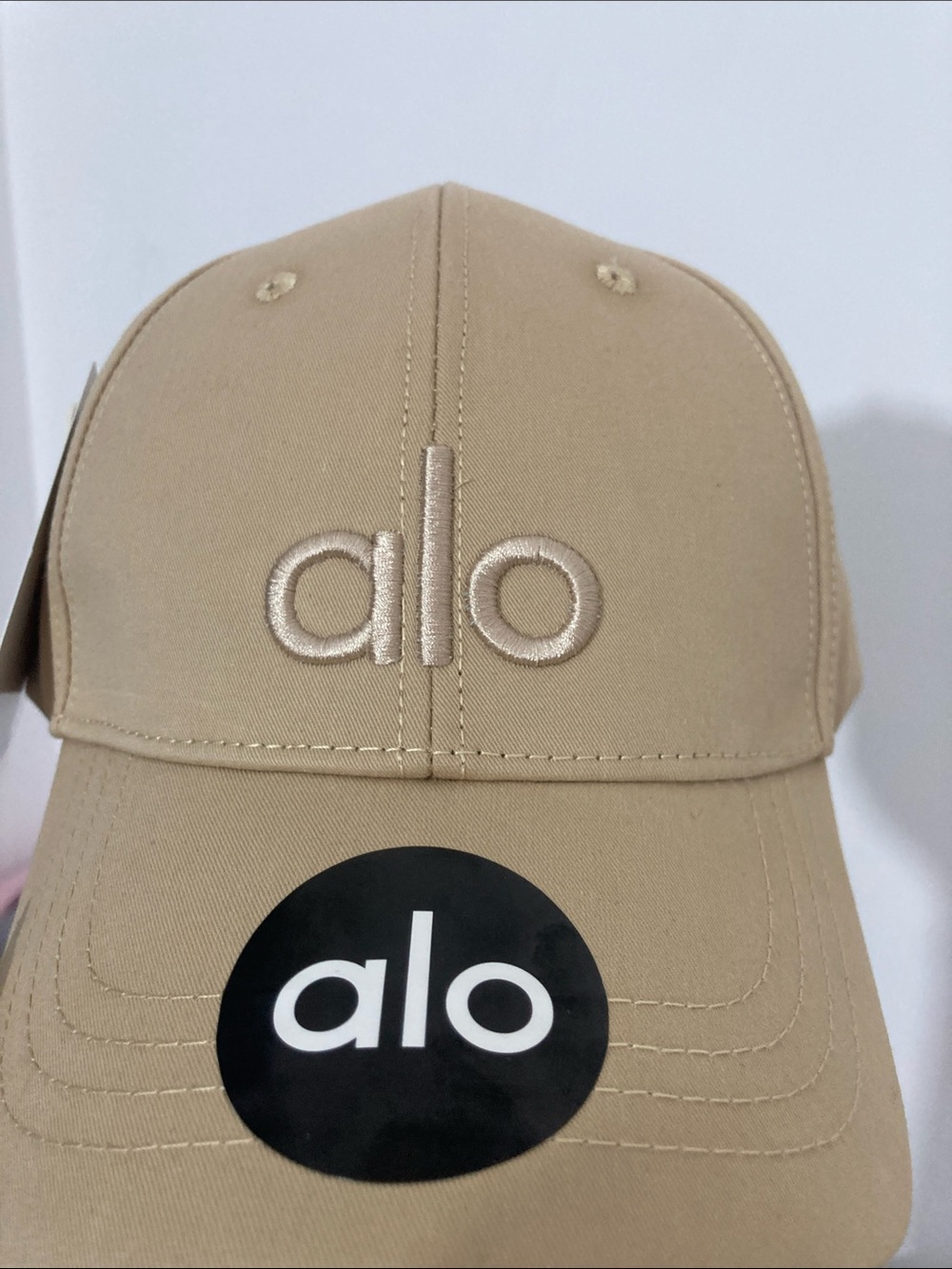 Alo Embroidered Logo Baseball Cap - Tan